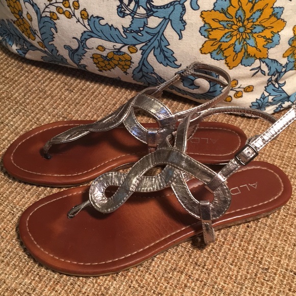 Aldo platinum sandal with 1” heel size 7 - Picture 7 of 8